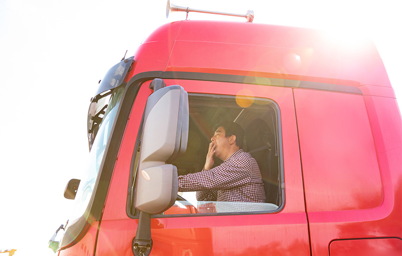 如何叫醒一個睡著的貨車司機